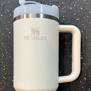 40 oz STANLEY Quencher H2.0 FlowState Stainless Steel Vacuum Insulated Tumbler